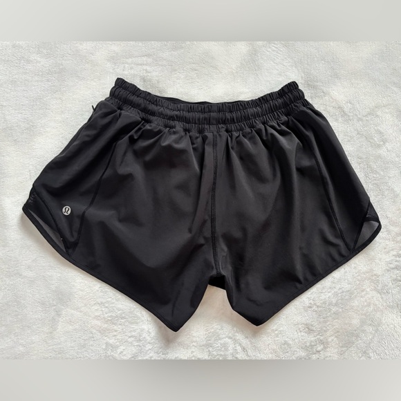 Lululemon Black Hotty Hot Short II Long 4" Inseam - Size 6 - Picture 2 of 10